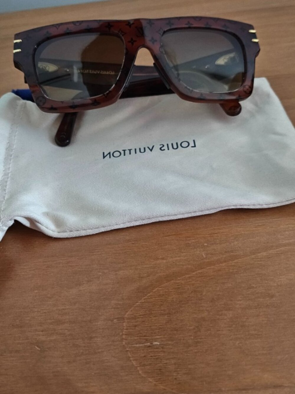 LOUIS VUITTON LV Blade Sunglasses - Picture 2 of 5